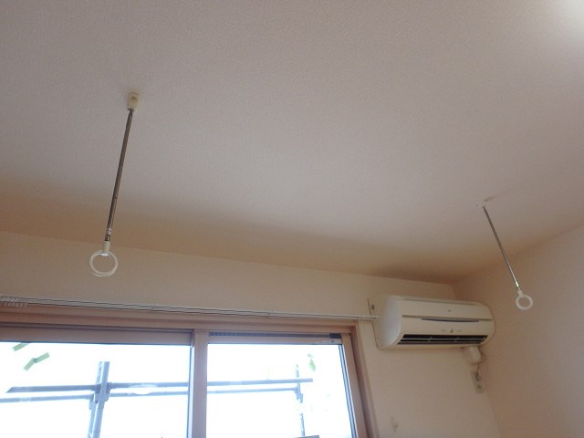 その他設備　雨の日でも安心な室内物干し付き