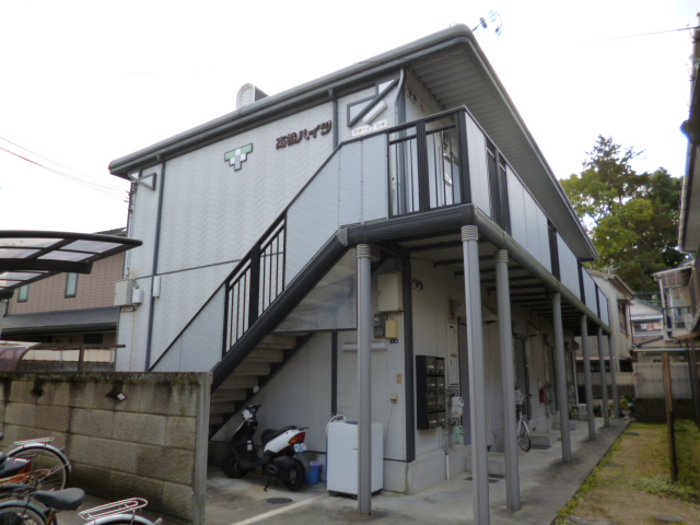 高橋ハイツ B棟の外観写真