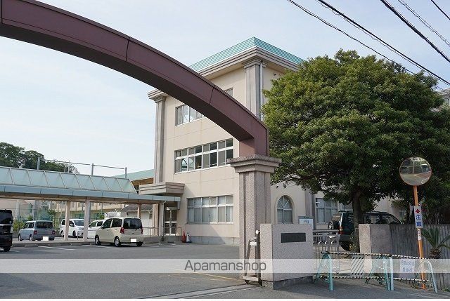 小学校　津田小学校（小学校）まで750m