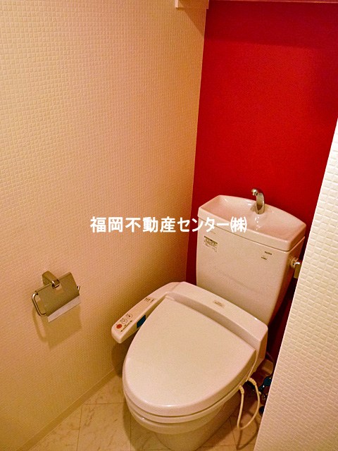 トイレ　温水洗浄便座W.C.