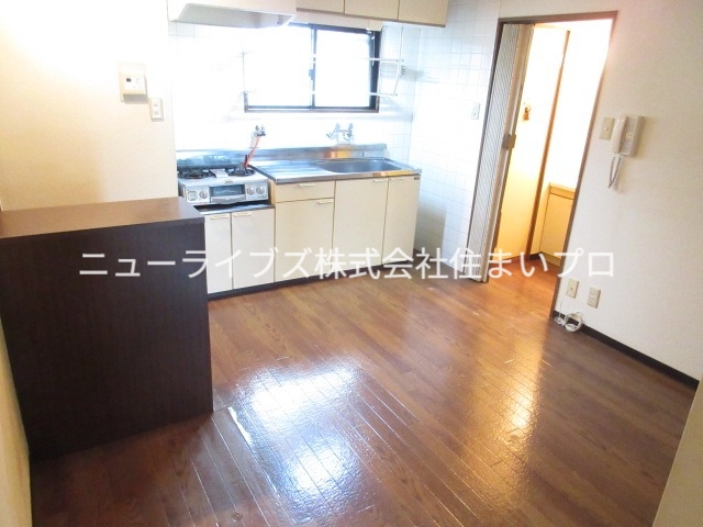 メゾン赤松の居間写真