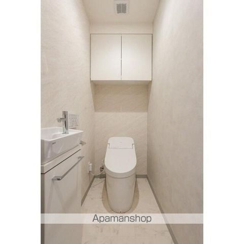 東京メトロ有楽町線 護国寺駅 徒歩4分 5階建 築1年のトイレ写真