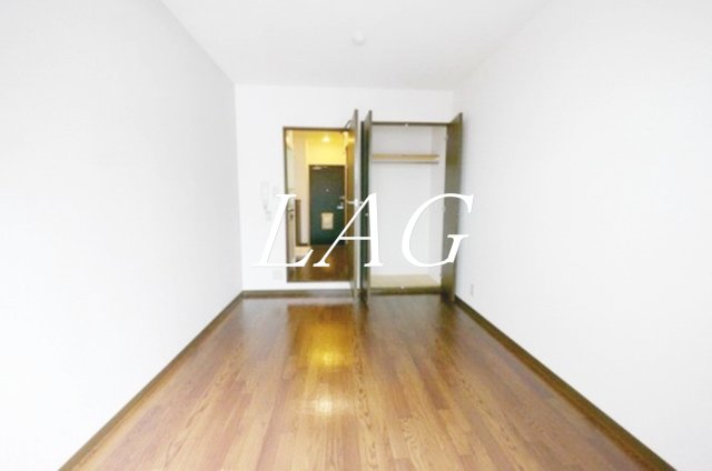居室・リビング　洋室のお部屋です。（同仕様です）