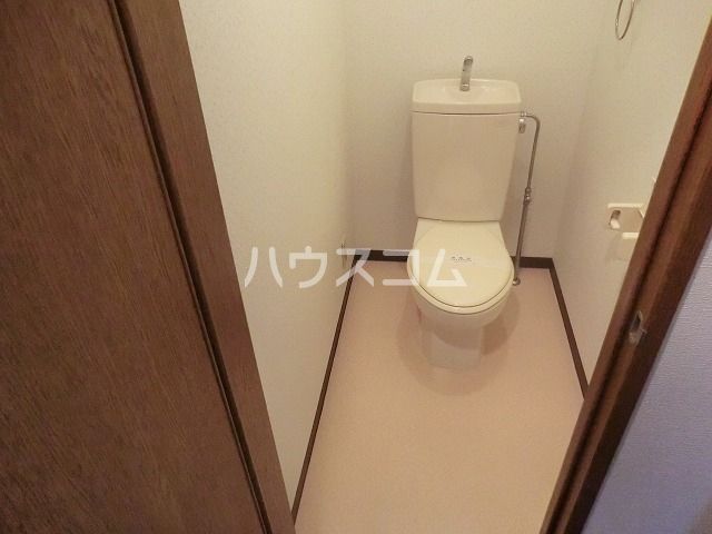 アースフォーガルのトイレ写真