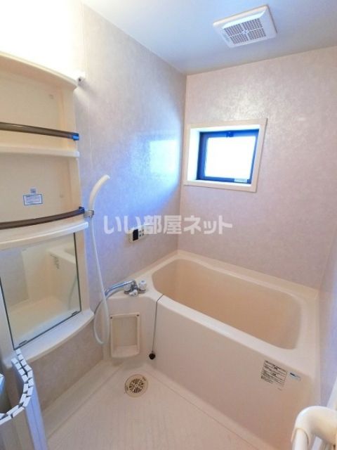 C.F HEIGHTS Kの風呂写真