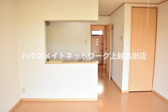 居室・リビング　LDK13.6帖