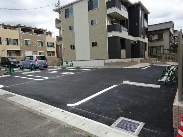 駐車場　駐車場