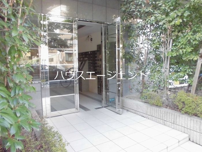 エントランス　緑の多いエントランス！