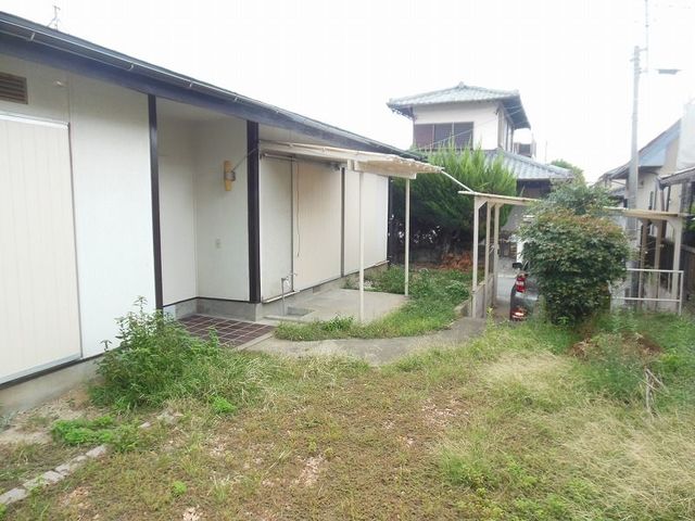 エントランス　【外観写真】専用庭