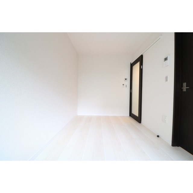 居室・リビング　同物件別部屋反転写真