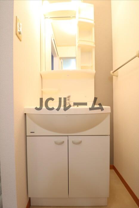 洗面設備　※別のお部屋の参考写真です