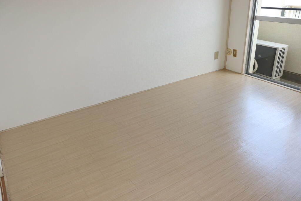 諏訪台マンションの内装写真