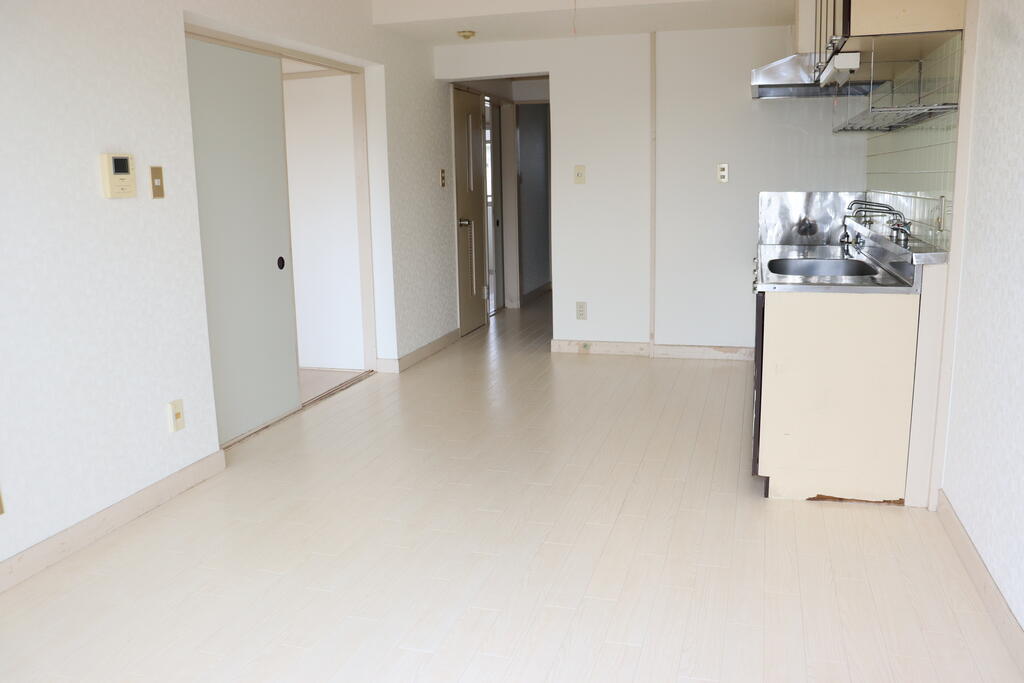 諏訪台マンションの居間写真