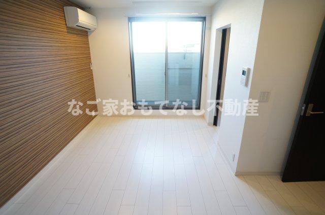 地下鉄鶴舞線 庄内緑地公園駅 徒歩4分 2階建 築12年の居間写真
