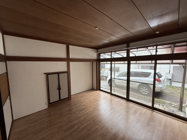 白河市大搦目山IIの居間写真