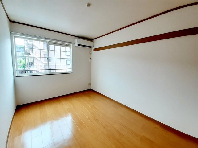 LAURELの内装写真