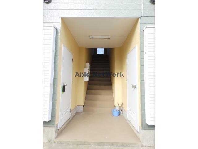 ＪＲ宇都宮線 古河駅 2階建 築34年の外観写真