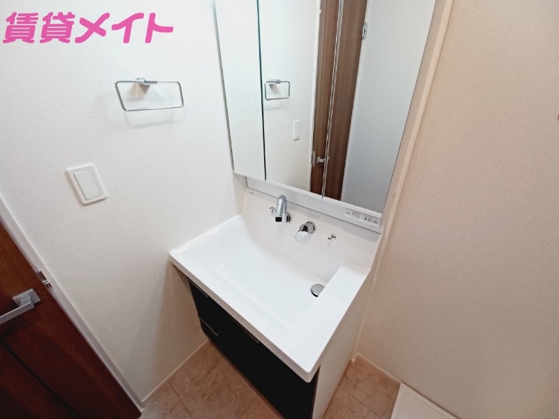 洗面設備　同型参考写真