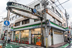 コンビニ　ファミリーマート幡ヶ谷駅南店（コンビニ）まで31m