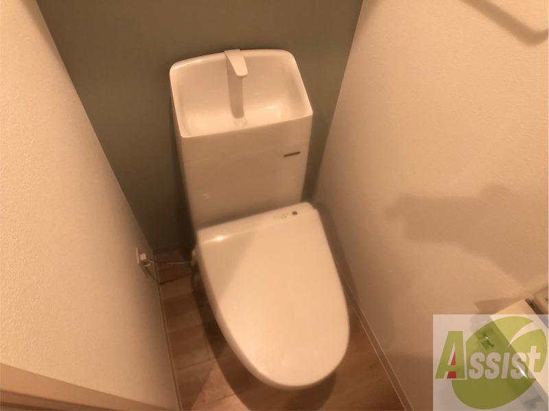 トイレ　こちらはトイレです。清潔感があり、安心して使用できます。