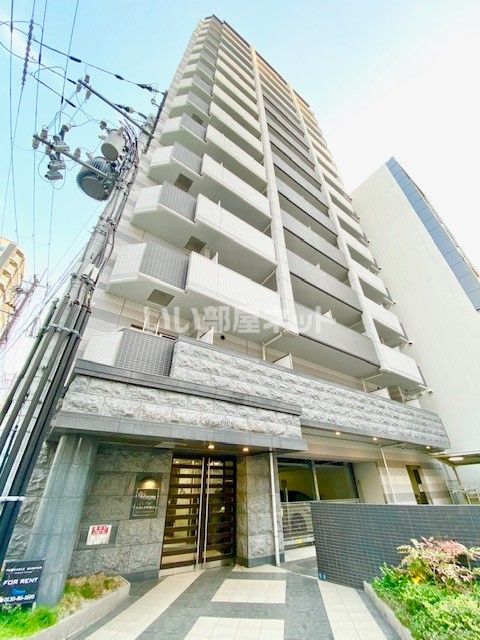 プレサンスみなと元町駅前の外観写真