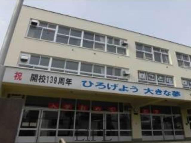 小学校　札幌市立琴似小学校（小学校）まで529m