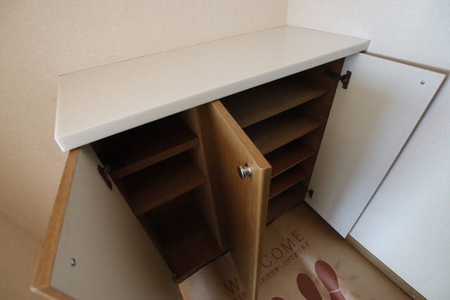 玄関　★季節雑貨などのディスプレイを楽しめるシューズＢＯＸです★