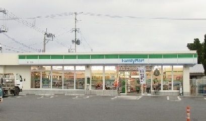コンビニ　ファミリーマート　石川白浜店（コンビニ）まで1100m
