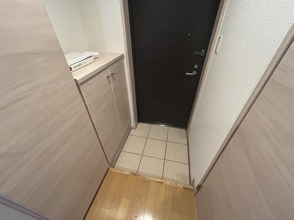 フローラ菜園場の玄関写真