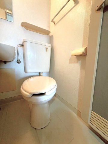 地下鉄今里筋線 だいどう豊里駅 徒歩2分 6階建 築32年のトイレ写真