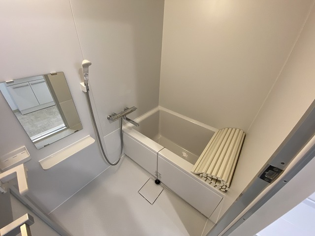 バス・シャワールーム　※別部屋参考写真