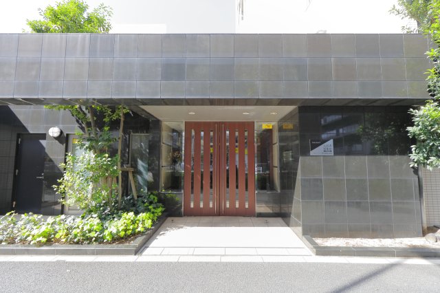 ＪＲ総武線 新小岩駅 徒歩6分 14階建 築19年の外観写真