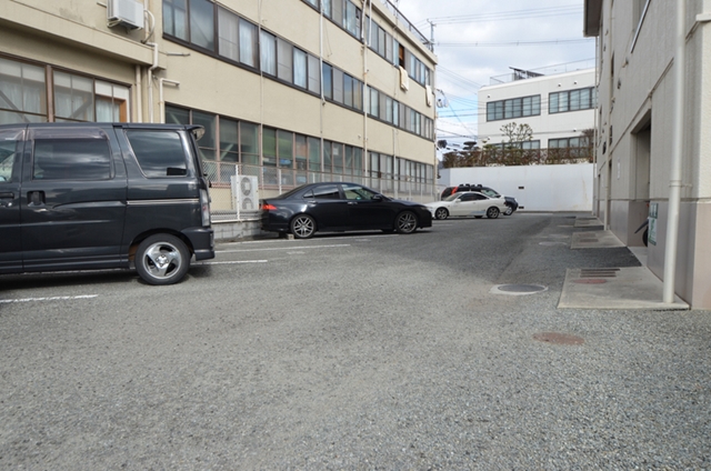 駐車場　敷地内駐車場