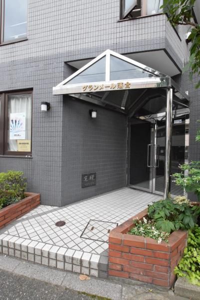 エントランス　ゆとりのあるエントランスです