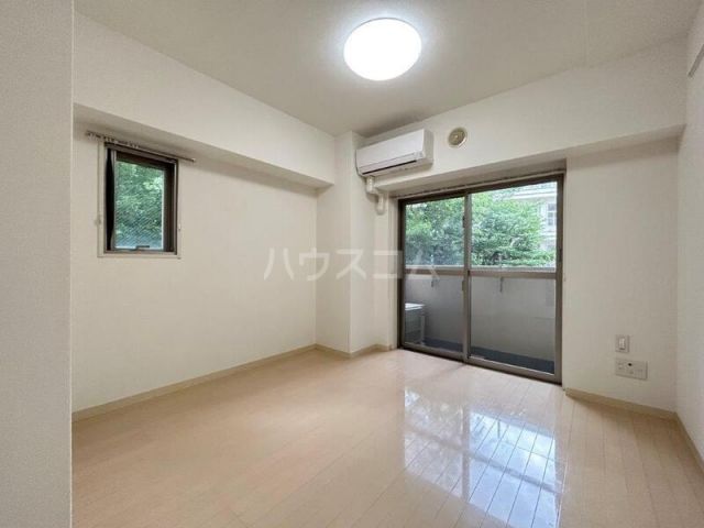 ラクラス杉並方南町の居間写真