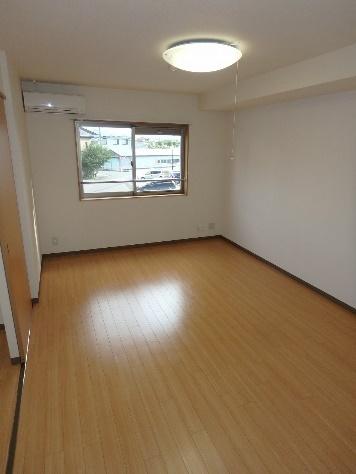富山市 4階建 築17年の内装写真