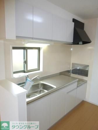 キッチン　お洒落な外観・内観の築浅賃貸住宅