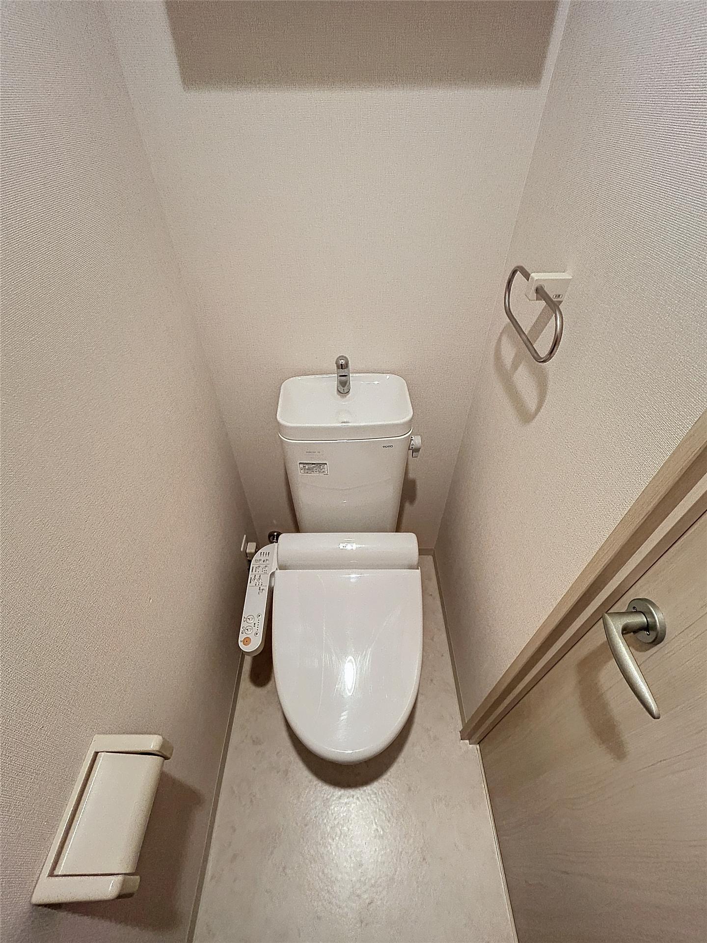 トイレ　ほかのお部屋の写真を使用しております。