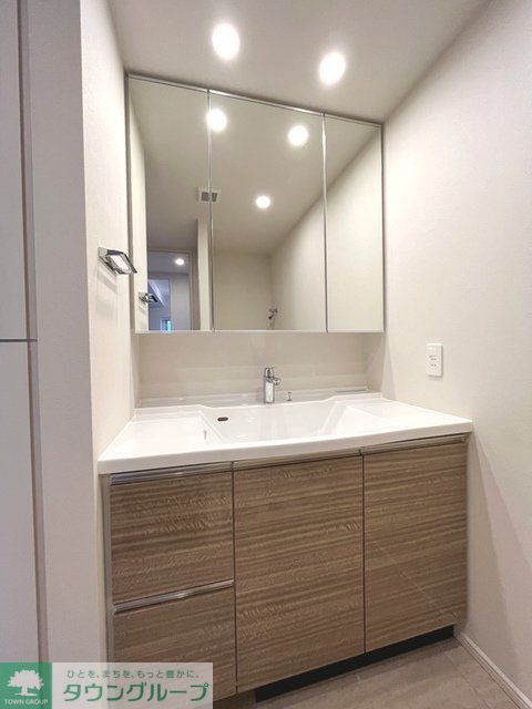 洗面設備　※写真は同タイプ住戸です。