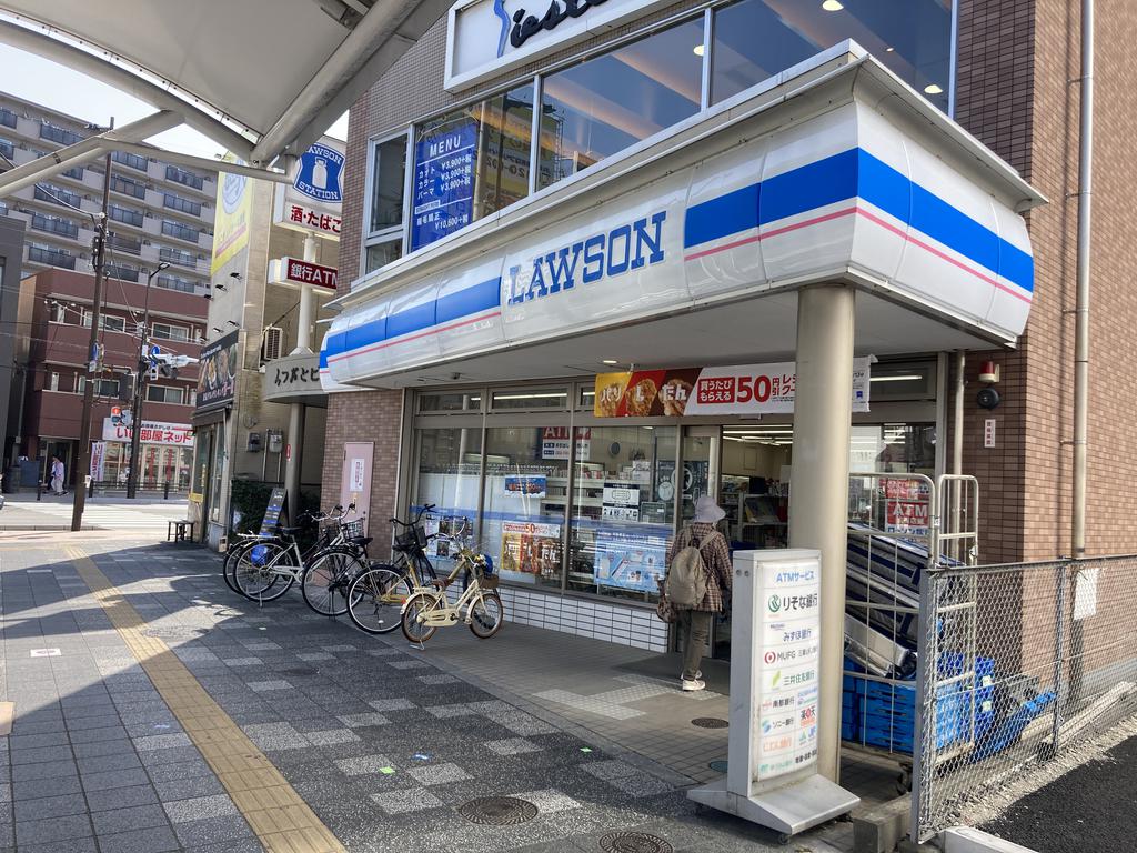 【奈良市三条本町のマンションのコンビニ】