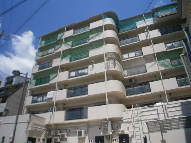 神戸市灘区六甲町のマンションの建物外観