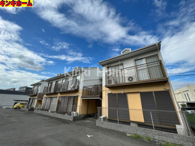 和歌山市中島のアパートの建物外観