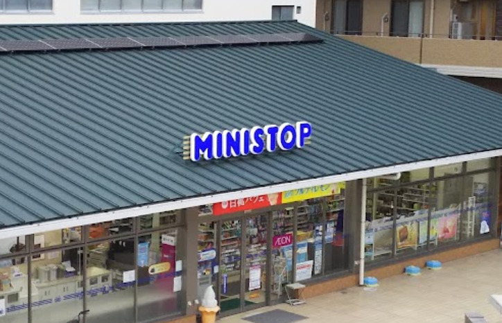 コンビニ　ミニストップ　名古屋ガーデンふ頭店（コンビニ）まで358m