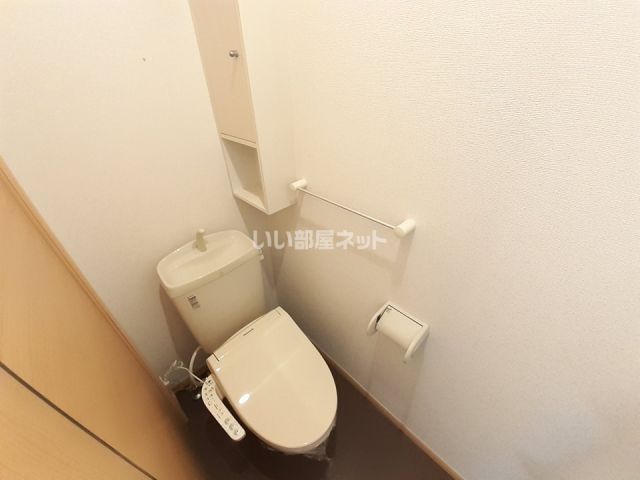 【伊賀市上野池町のアパートのトイレ】