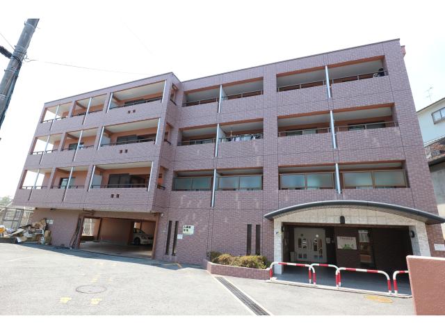 奈良市富雄北のマンションの建物外観