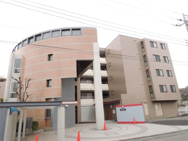 川崎市多摩区生田のマンションの建物外観