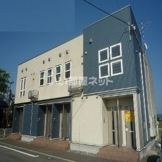 新潟市南区下木山のアパートの建物外観