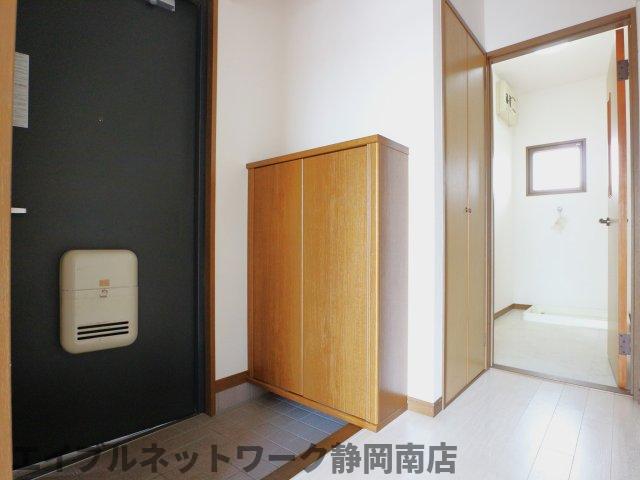 玄関　ゆったりとした玄関です