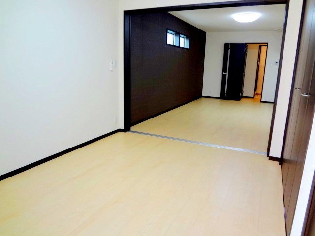 ＪＲ関西本線 平野駅 徒歩8分 3階建 築12年の居間写真