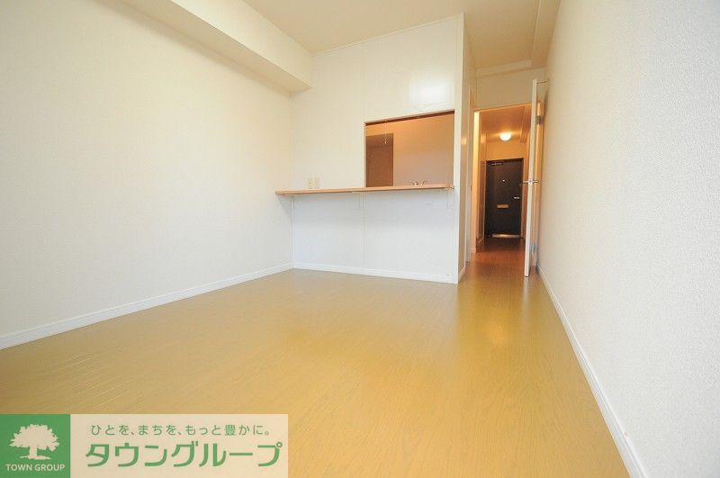 レオパレスクレール若宮IIの居間写真